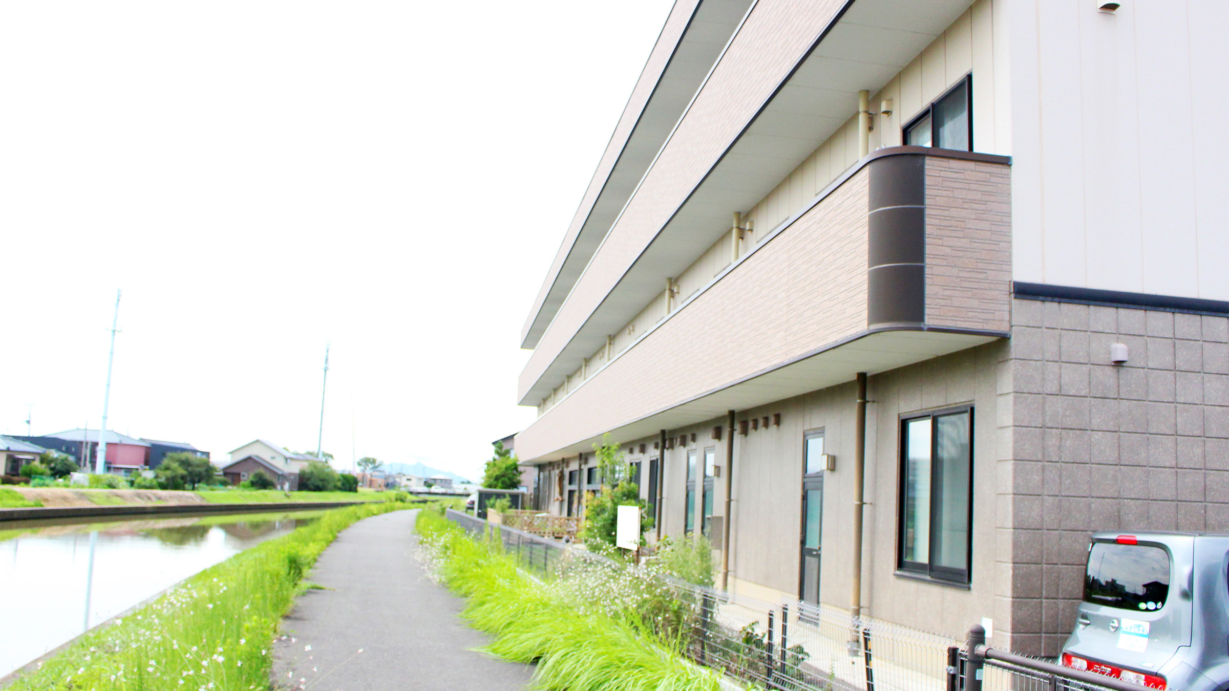 こころはす小針 - スライドイメージ