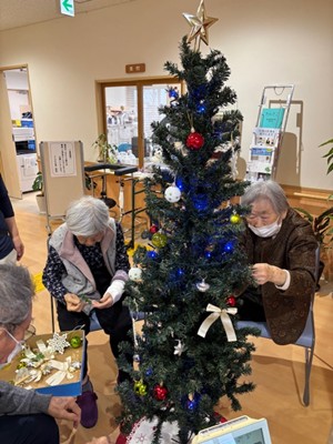 クリスマスツリー飾り お知らせ イメージ