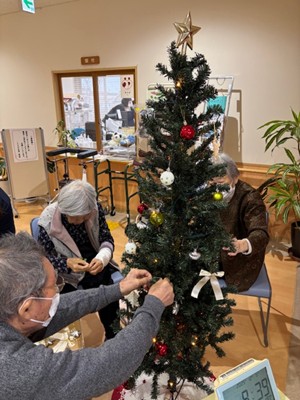 クリスマスツリー飾り お知らせ イメージ