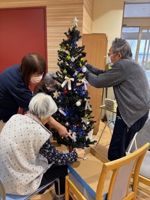 クリスマスツリー飾り お知らせ イメージ